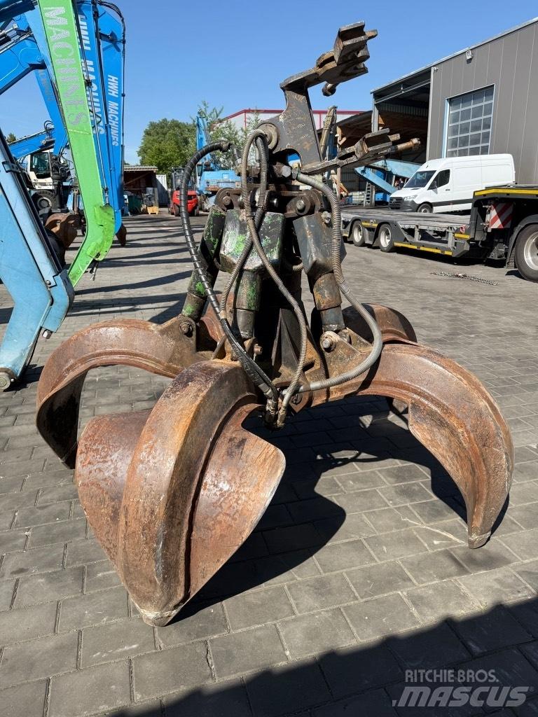 Fuchs MHL 340  A Waste / Industry Handlers