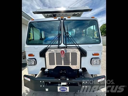 Kenworth L 770 Cab & Chassis Trucks