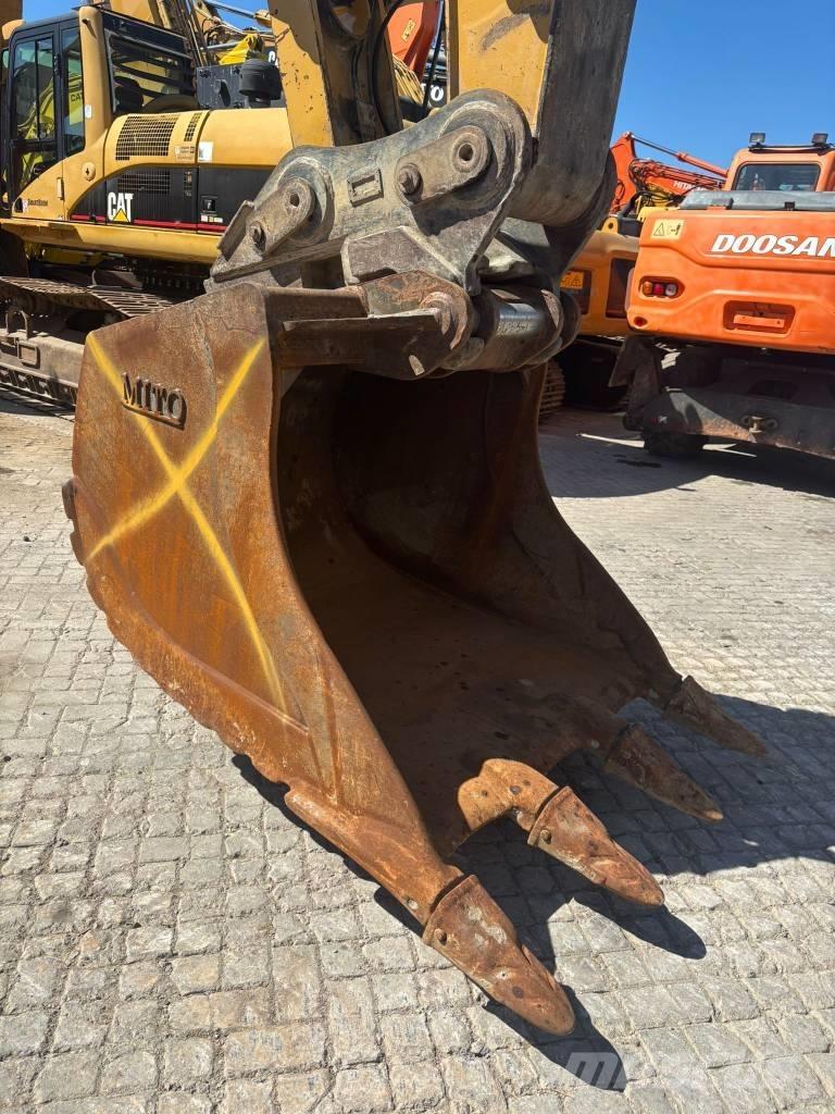 CAT 330FL Crawler Excavators