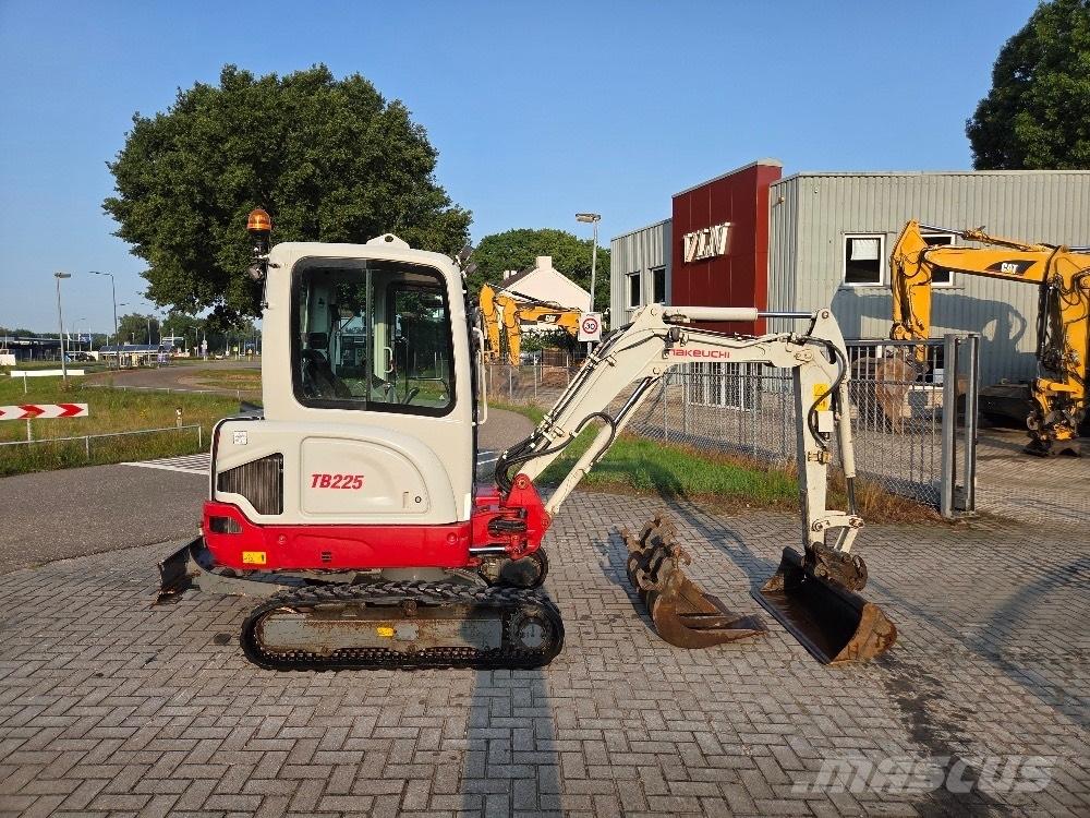 Takeuchi TB225 Mini Excavators <7t (Mini Diggers)