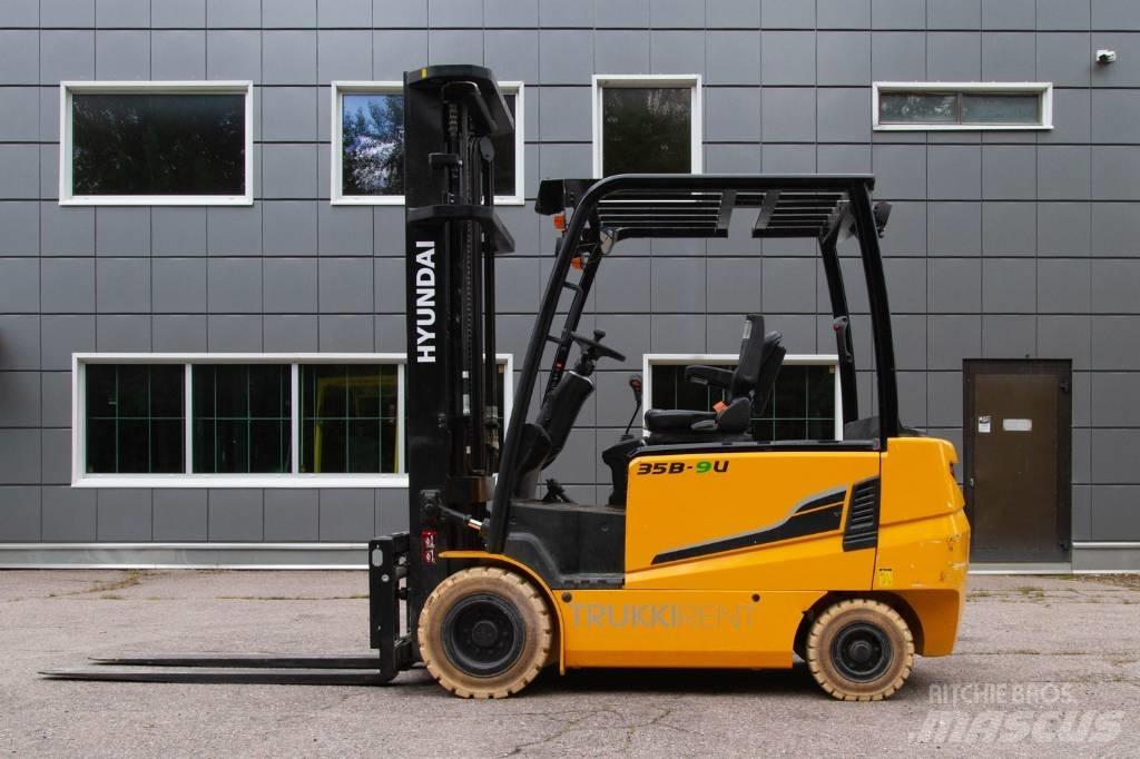 Hyundai 35B-9U Electric Forklifts