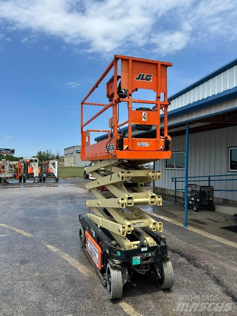 JLG R2632 Scissor Lifts