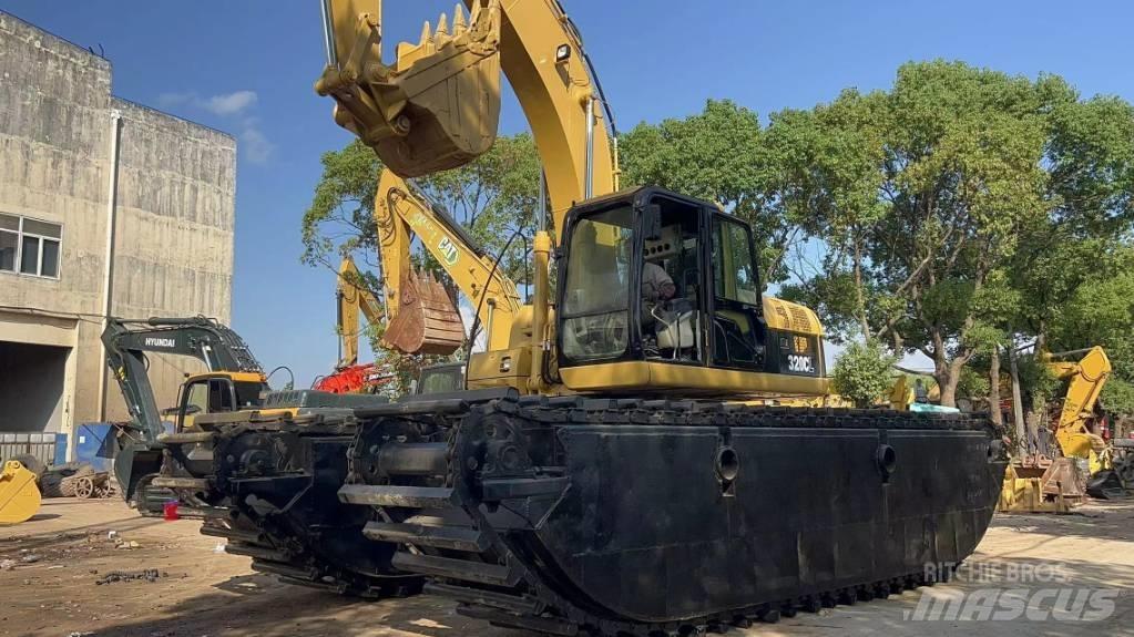 CAT 320 C Amphibious Excavators