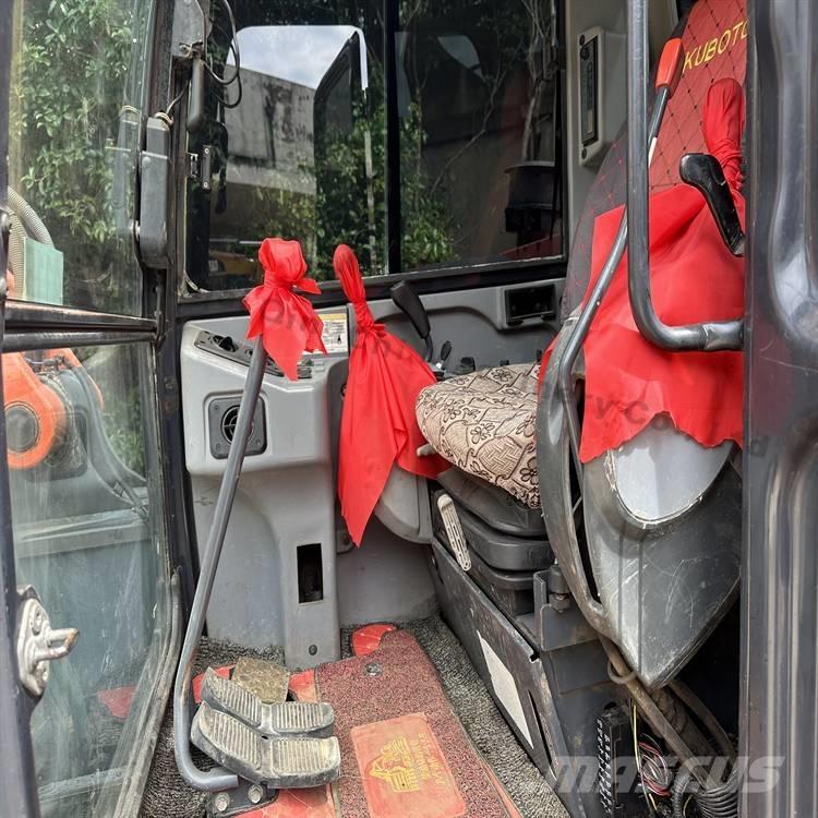 Kubota 183-3 Crawler Excavators