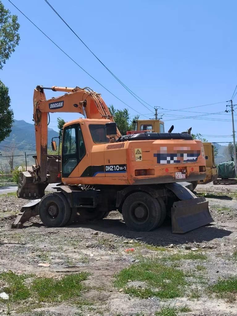 Doosan DH210W-7 Wheeled Excavators
