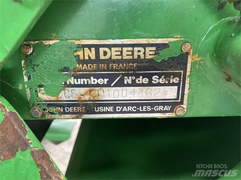 John Deere 550 Round Balers