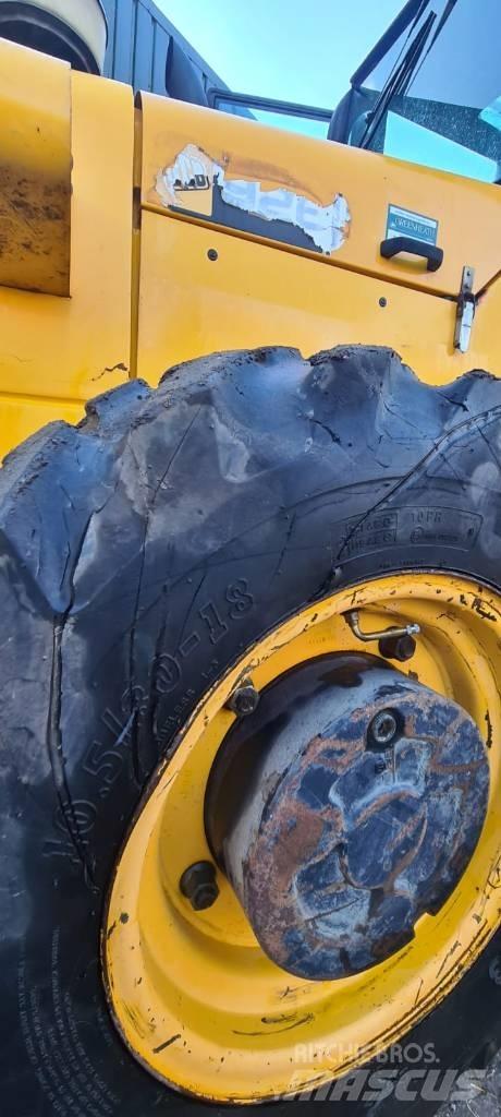 JCB 926 Rough Terrain Trucks