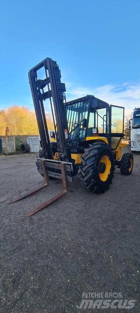 JCB 926 Rough Terrain Trucks