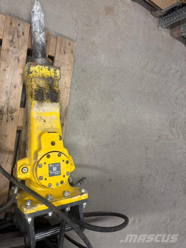 Epiroc SB 302 Hammers / Breakers