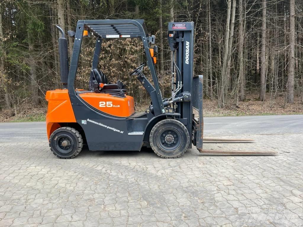 Doosan D 25 GP Diesel Forklifts