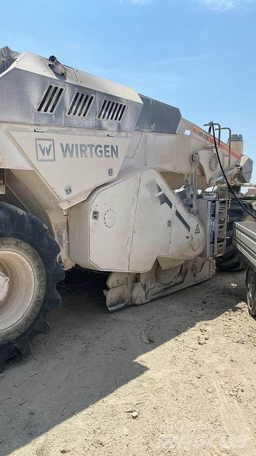Wirtgen WR250i Asphalt Recycling Equipment