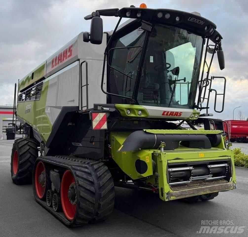 CLAAS 8700TT Combine Harvesters