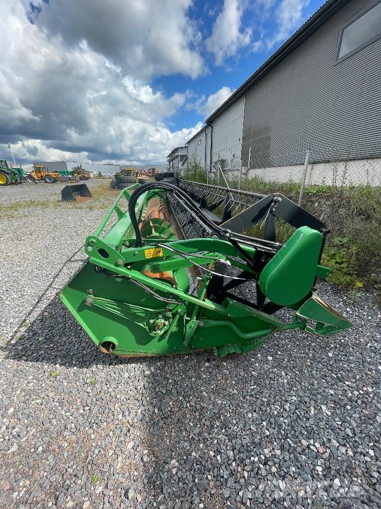 John Deere 622R Harvester Headers