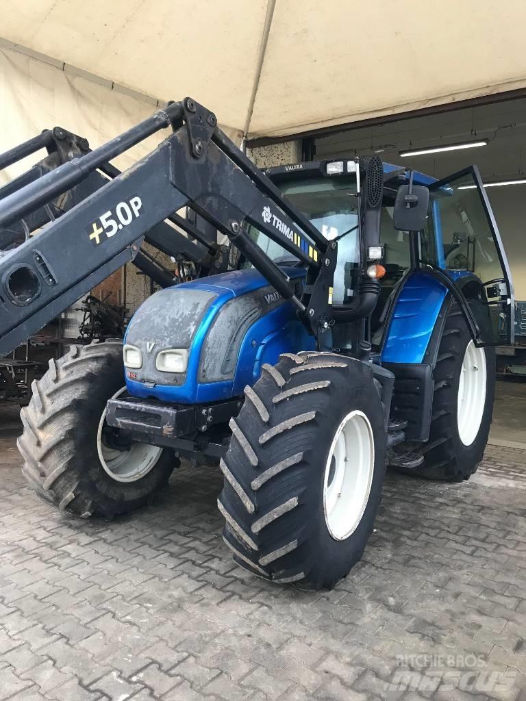 Valtra N 142 Tractors