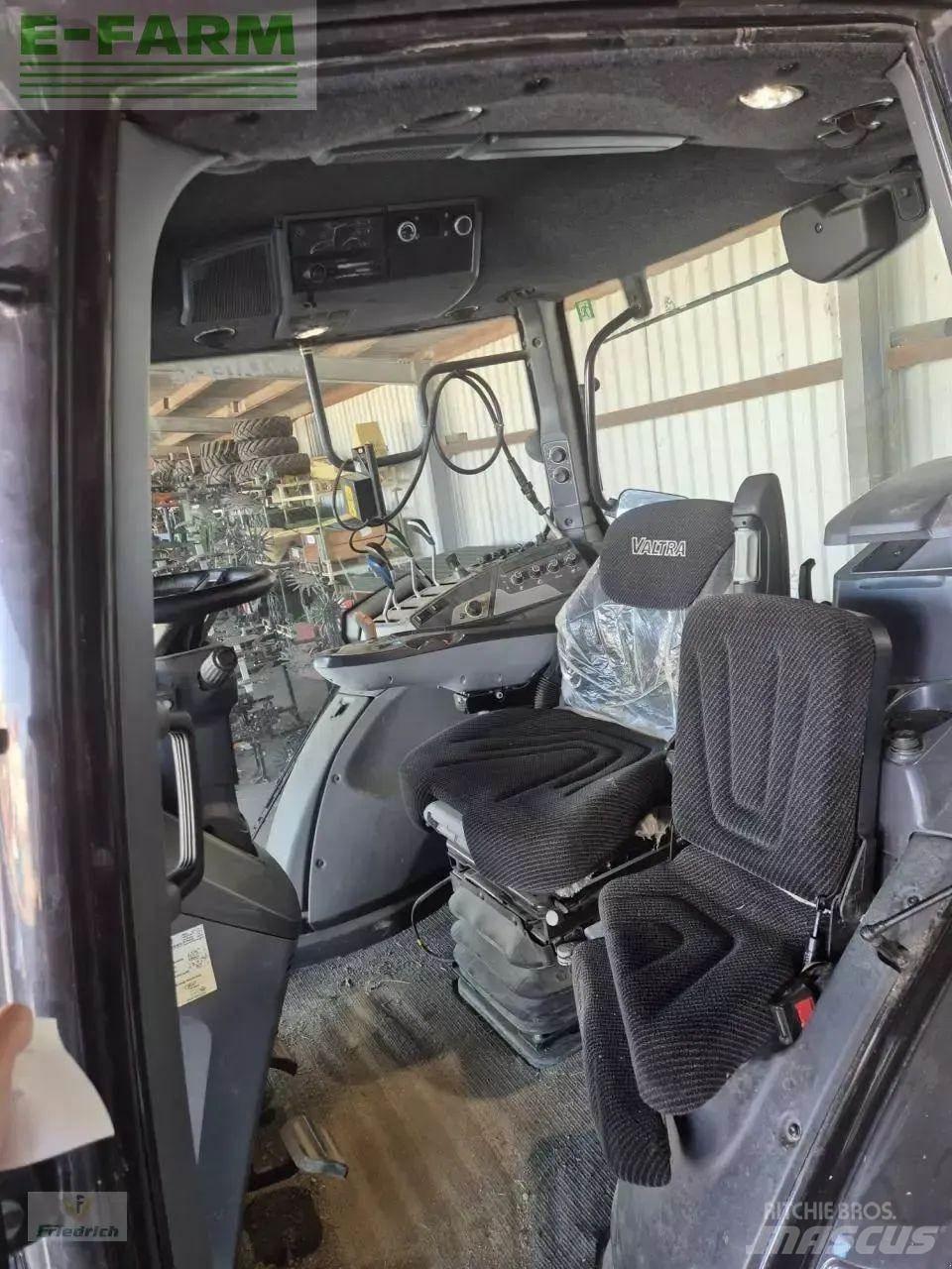 Valtra t235a Tractors