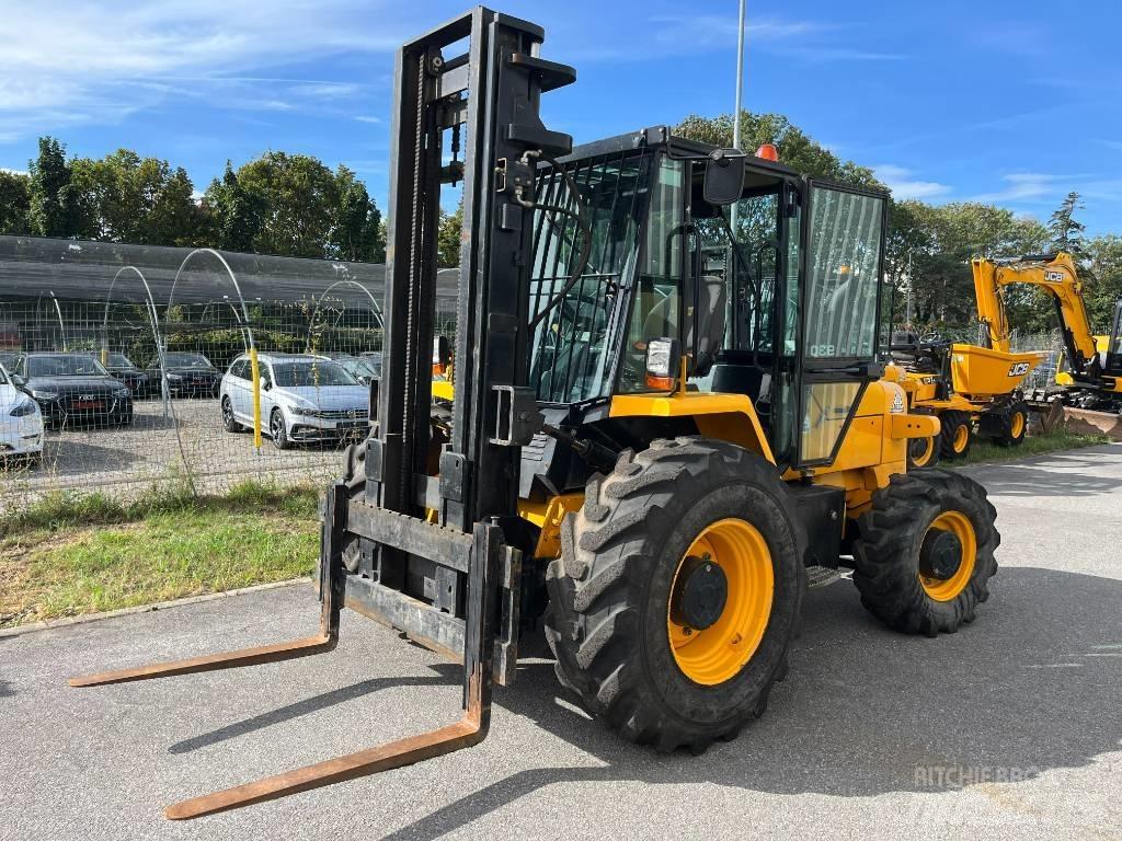 JCB 930 RTFL Rough Terrain Trucks