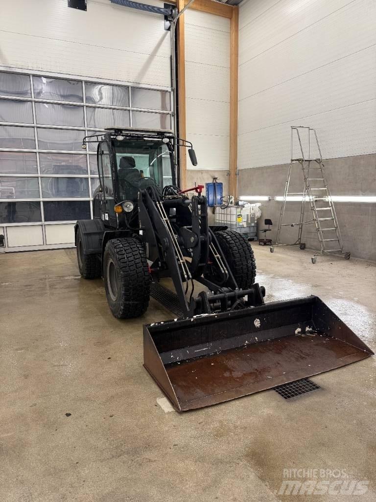  D-Machine  2550 Wheel Loaders