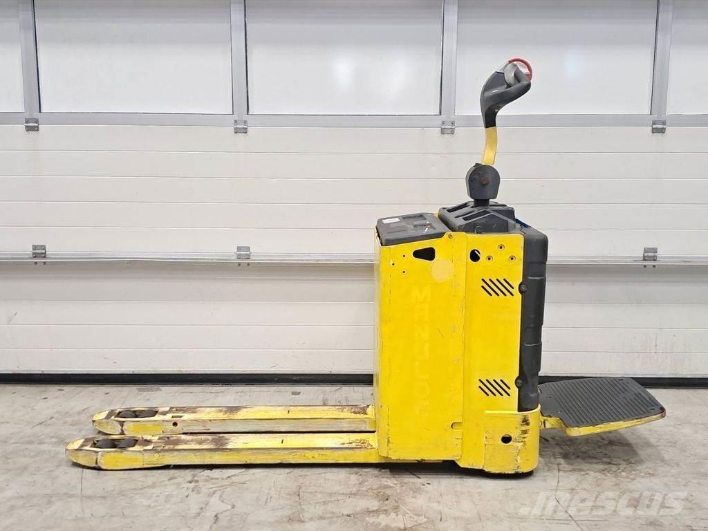 Hyster P2.OSE Low lifter with platform