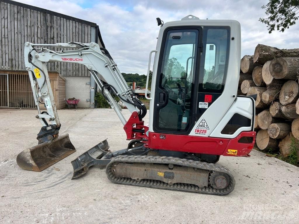 Takeuchi TB 225 Mini Excavators <7t (Mini Diggers)
