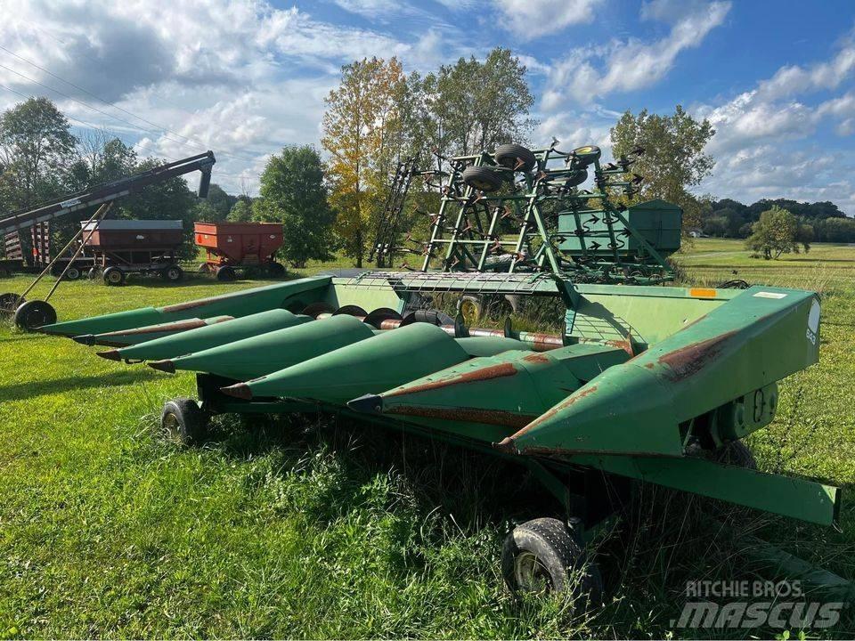 John Deere 643 Harvester Headers