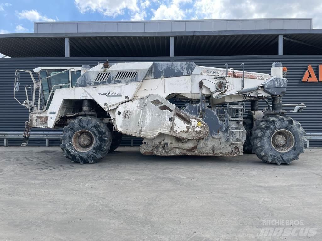 Wirtgen WR 240I Asphalt Recycling Equipment