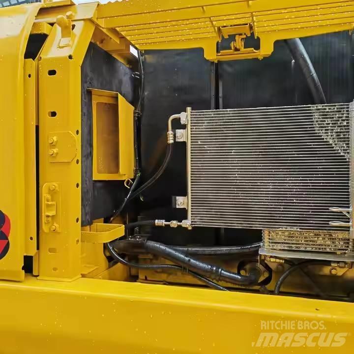 Komatsu PC220-8 Crawler Excavators