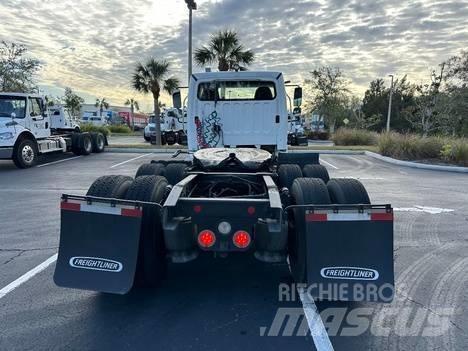Freightliner M2 Conventional Trucks / Tractor Trucks