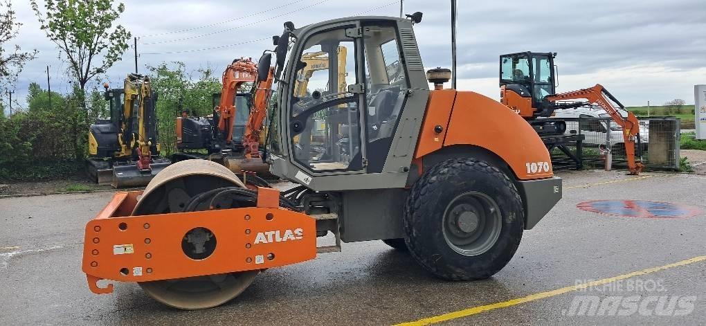 Atlas 1070 Soil Compactors