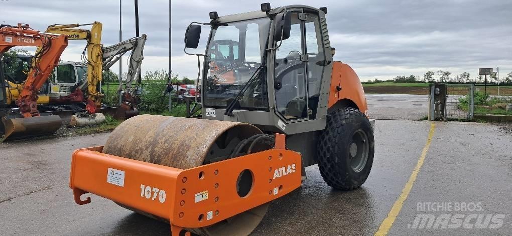 Atlas 1070 Soil Compactors