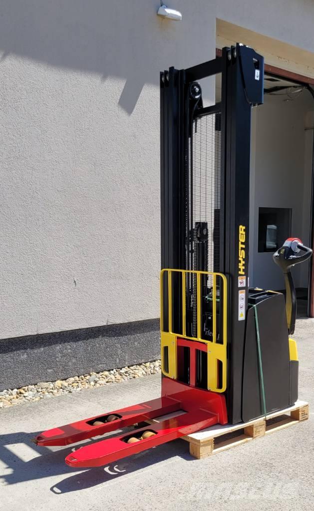 Hyster S 1.6 Pedestrian stacker