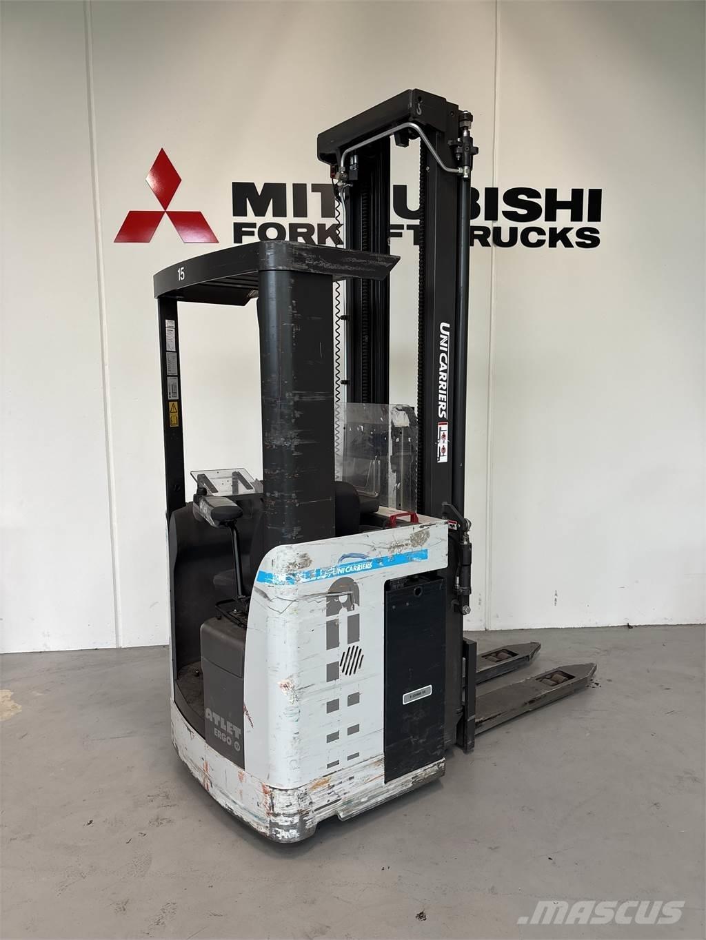 Atlet X160 Pedestrian stacker