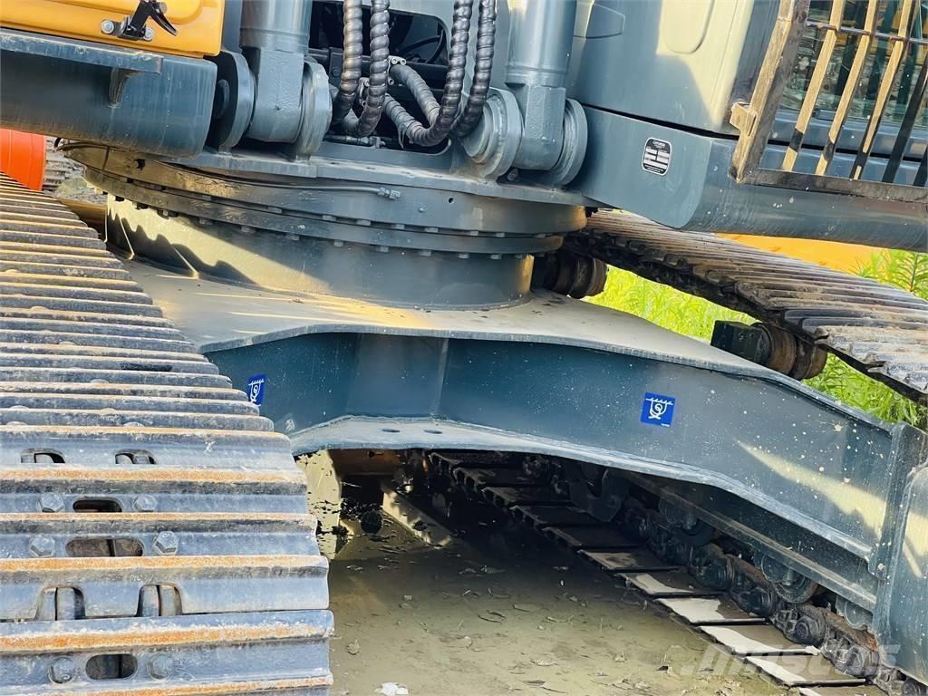 Hyundai 225LC 9T Crawler Excavators