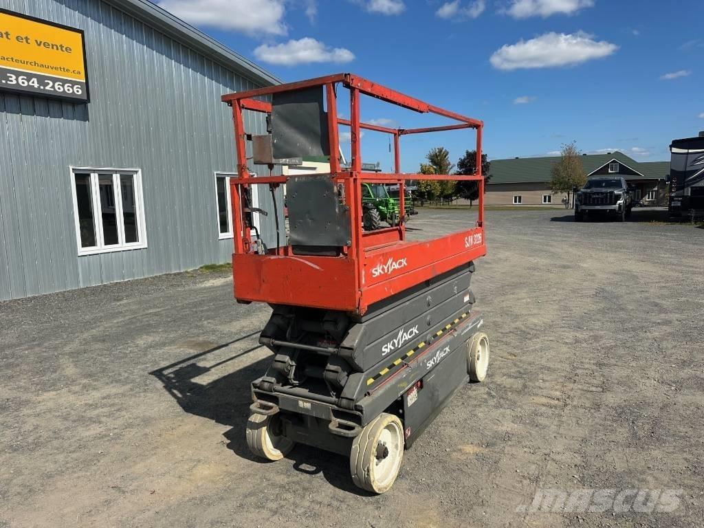SkyJack SJ 3226 Scissor Lifts