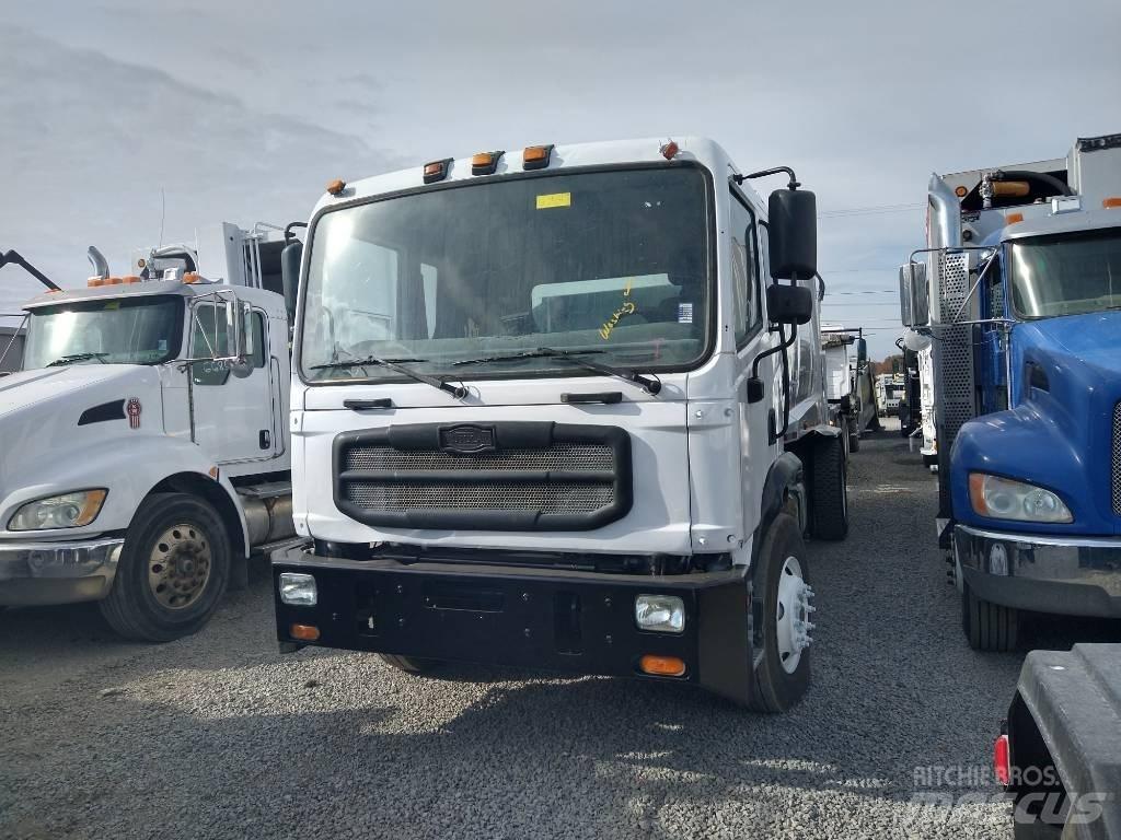 Autocar Xpert Garbage Trucks / Recycling Trucks