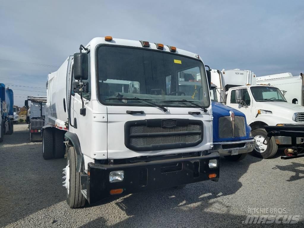 Autocar Xpert Garbage Trucks / Recycling Trucks