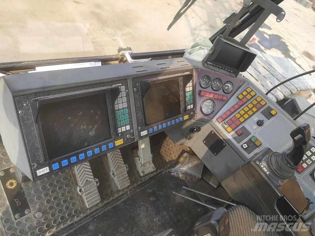 Liebherr LR 1400-2 Crawler Cranes