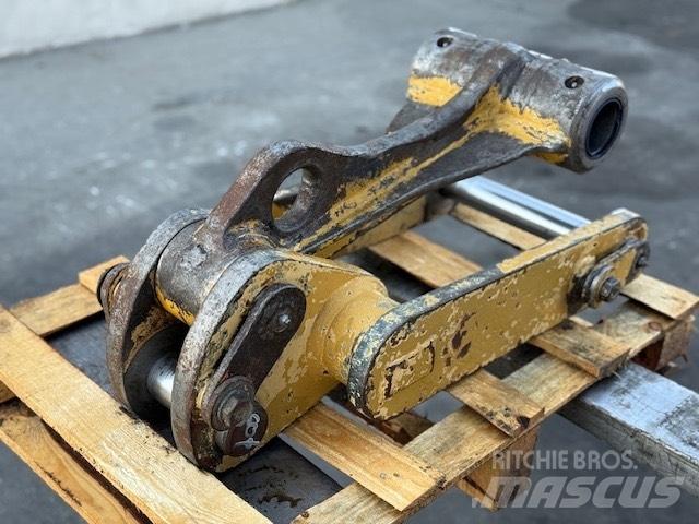 CAT 315 BUCKET ARM Booms and dippers