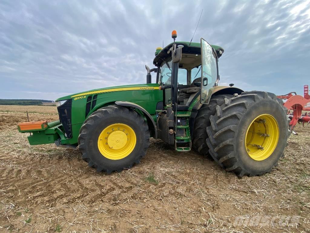 John Deere 8370 R Tractors