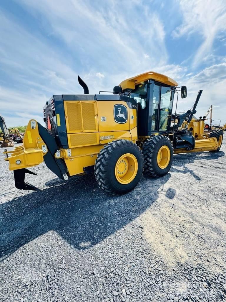 DEERE 672G Motor Graders