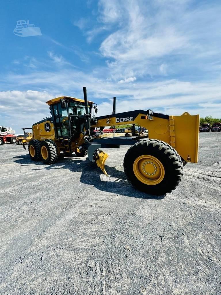 DEERE 672G Motor Graders