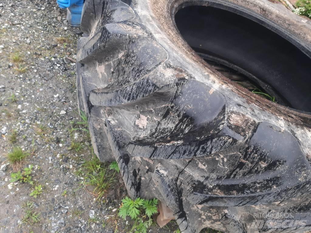 BKT 580/70R38 Tires, wheels and rims
