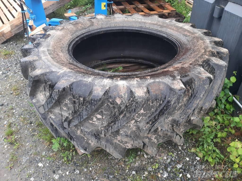 BKT 580/70R38 Tires, wheels and rims