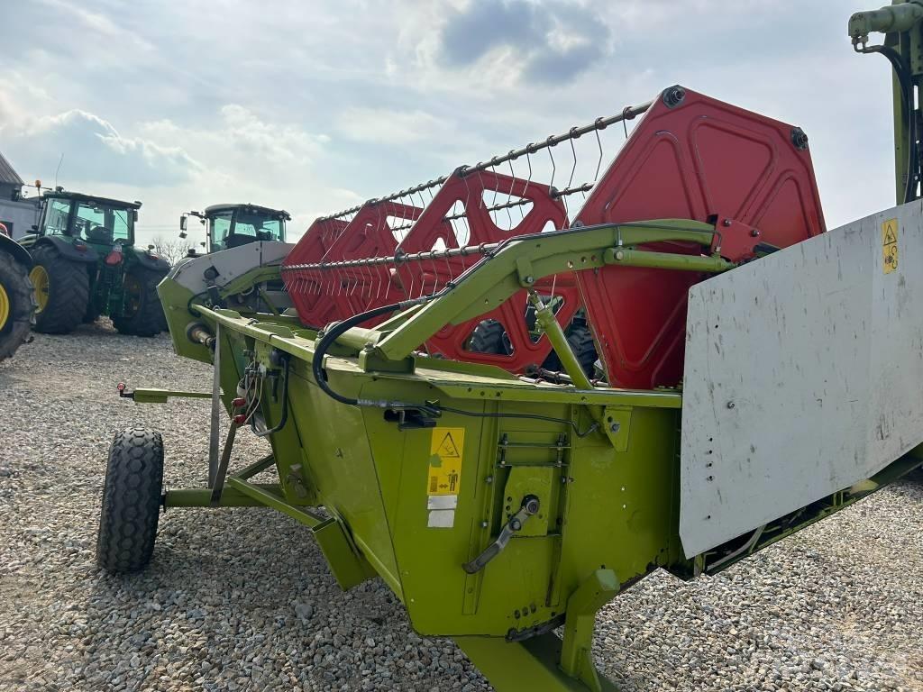 CLAAS Medion 310 Combine Harvesters