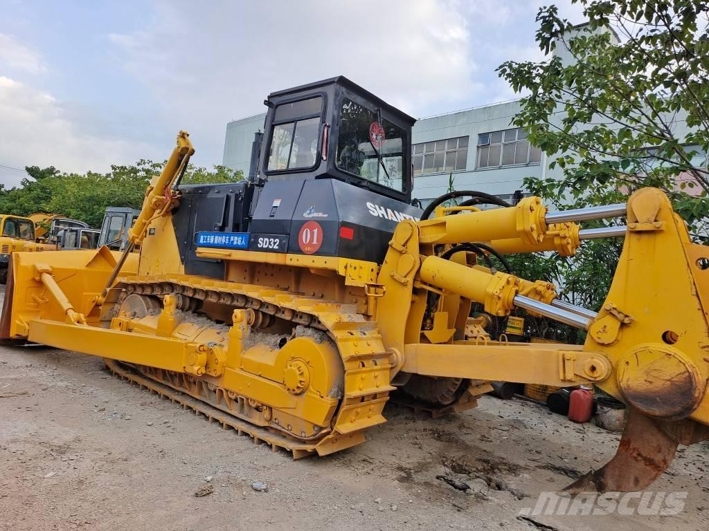 Shantui SD 32 Crawler dozers