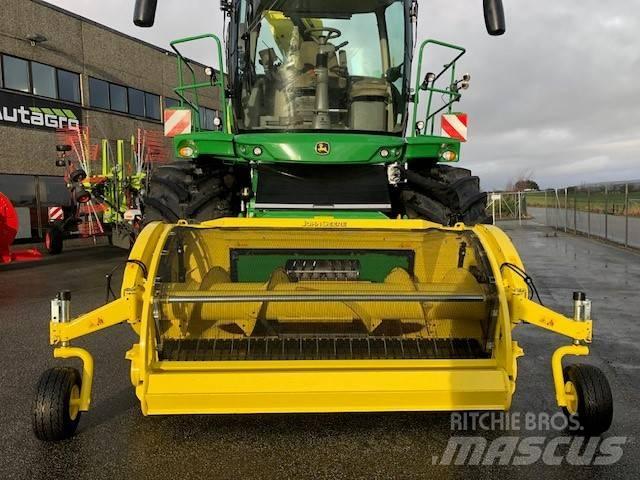 John Deere 8200 i Foragers