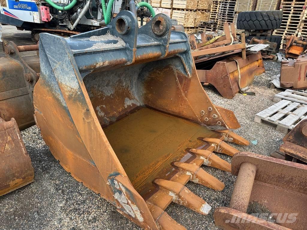 Hyundai HX 380 L Crawler Excavators