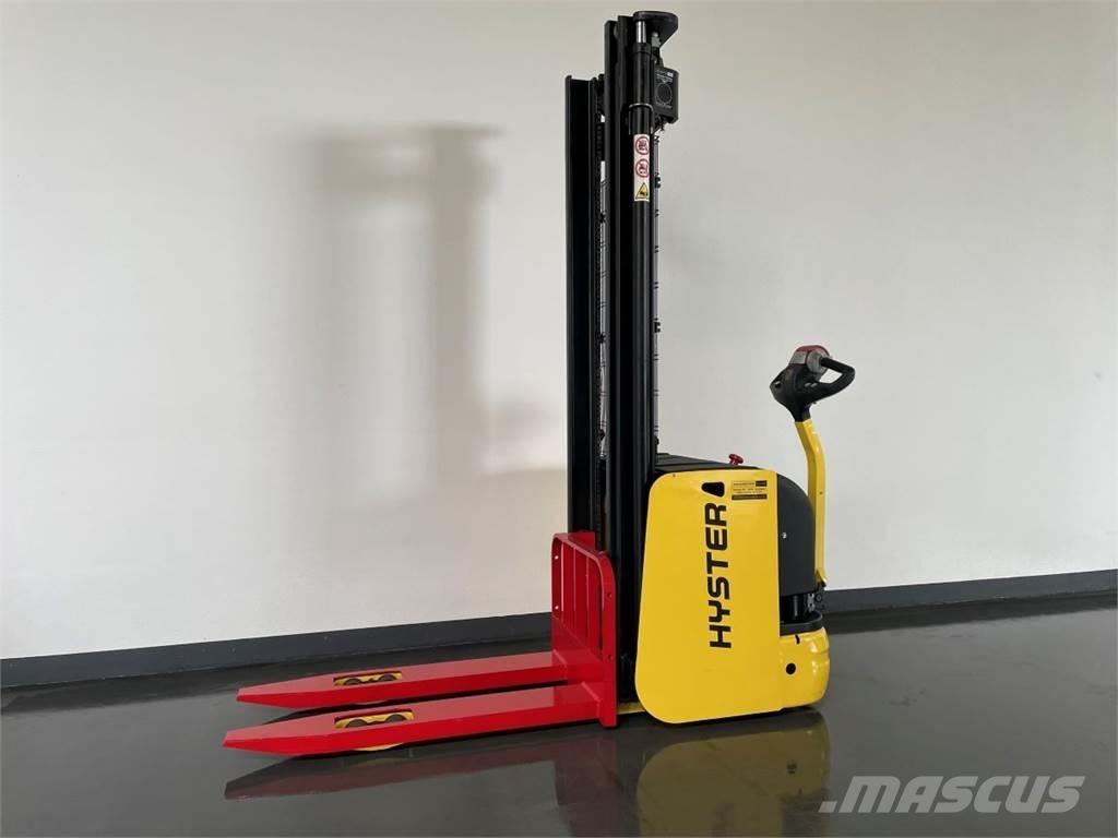 Hyster S1.6AC Pedestrian stacker