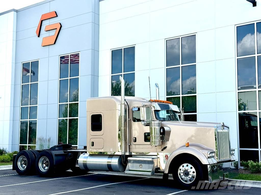 Kenworth W 900 Conventional Trucks / Tractor Trucks