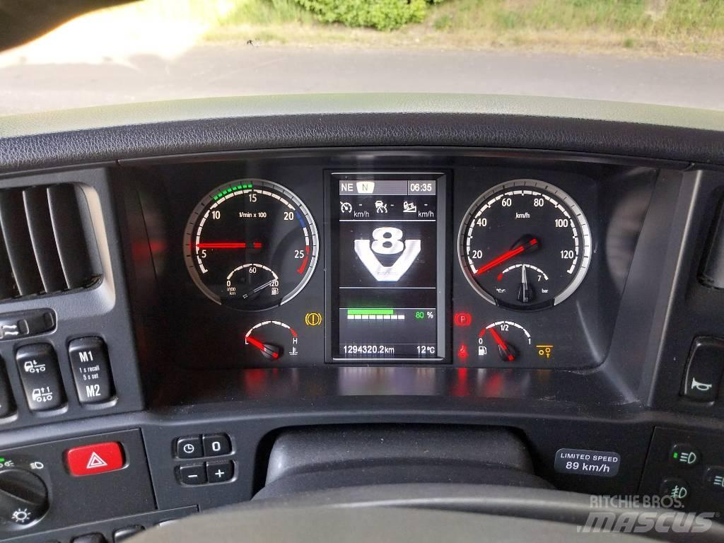 Scania R 520 Conventional Trucks / Tractor Trucks