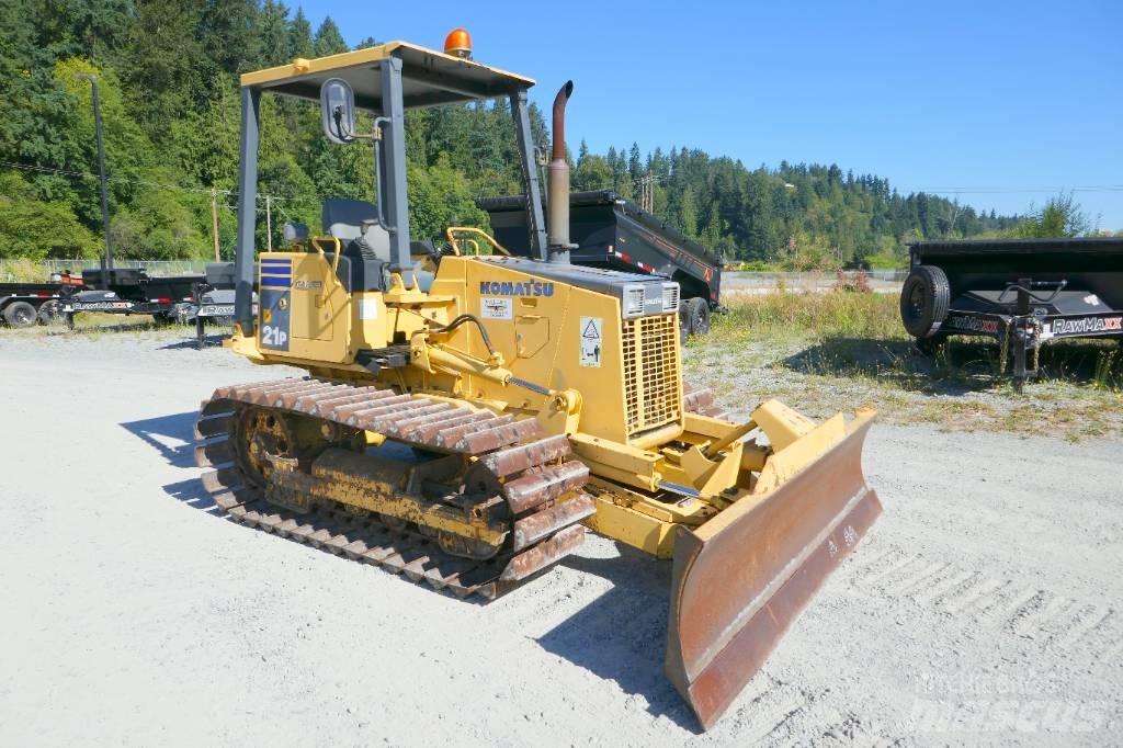 Komatsu D 21 P-8 Crawler dozers